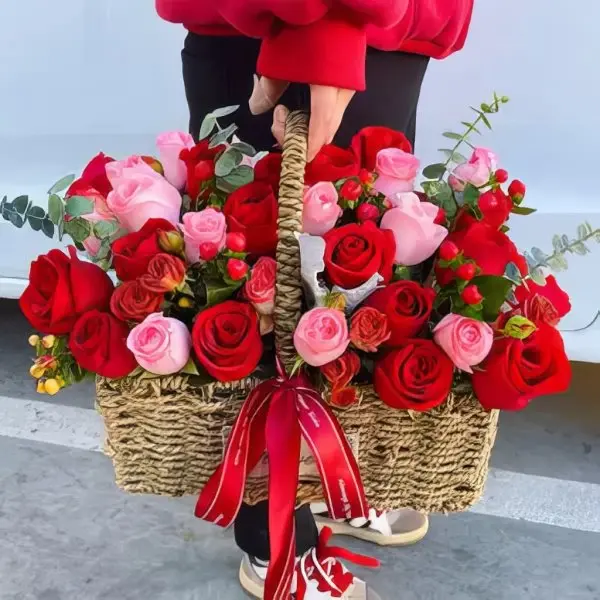 Giỏ hoa hồng đỏ 8