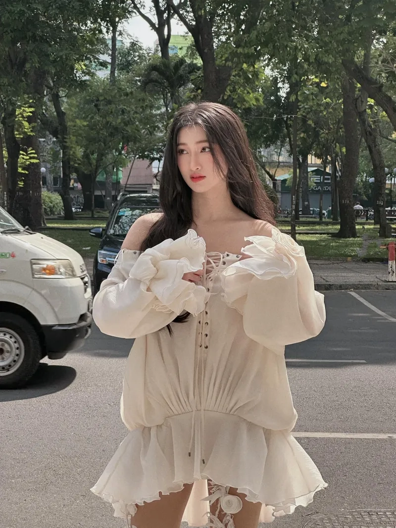 Á hậu Phương Nhi cao mét bao nhiêu qua ảnh vóc dáng nổi bật