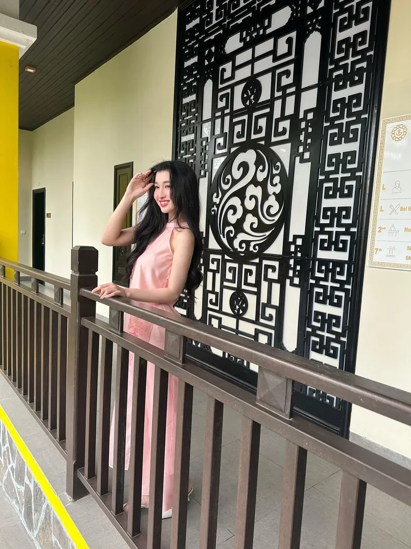 Á hậu Phương Nhi học trường nào qua ảnh học thuật nổi bật