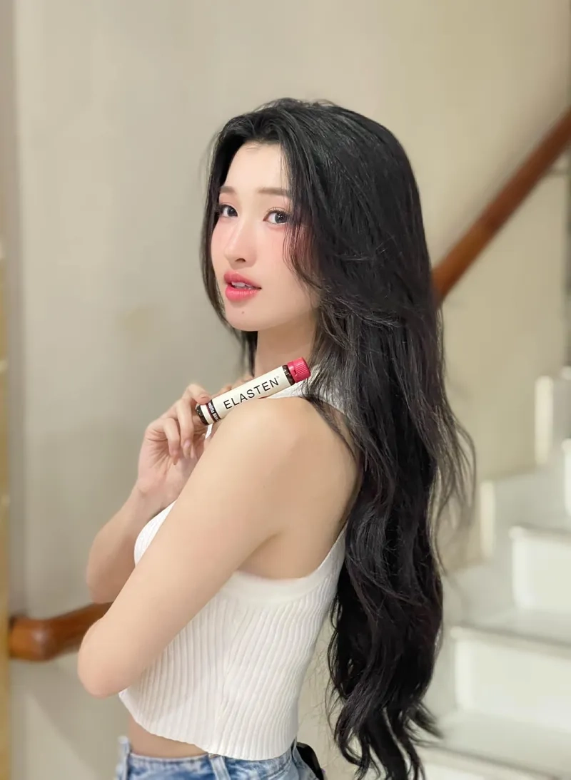 Á hậu Phương Nhi ở đâu qua ảnh phong cách Hà Nội