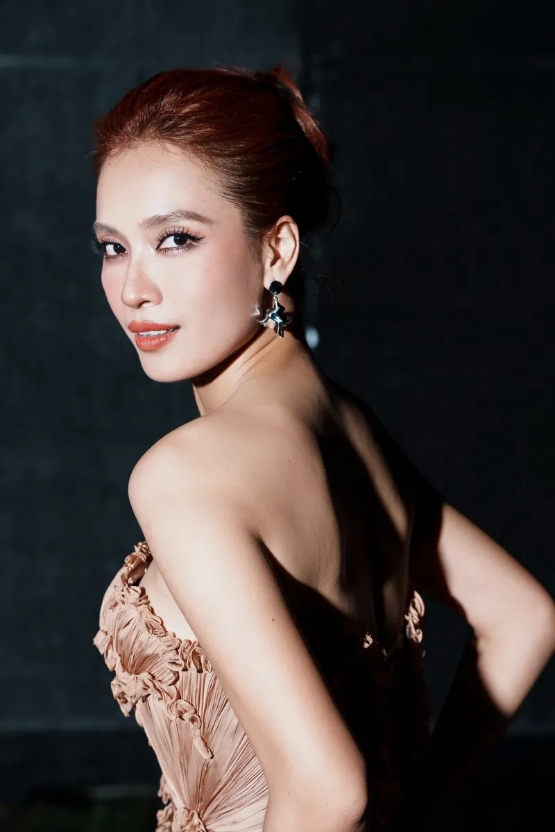 Ái Phương may mắn truyền cảm hứng qua từng giai điệu