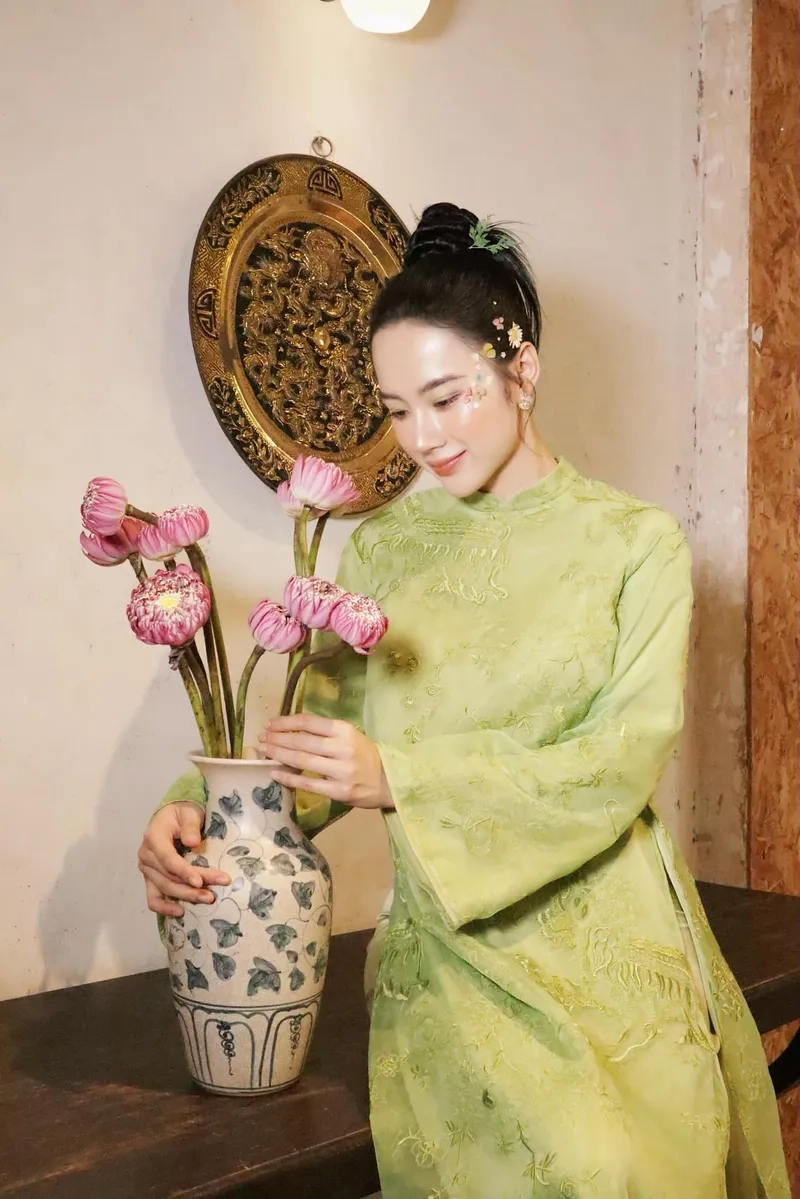 Đọc ngay tiểu sử Angela Phương Trinh đầy đủ và thú vị