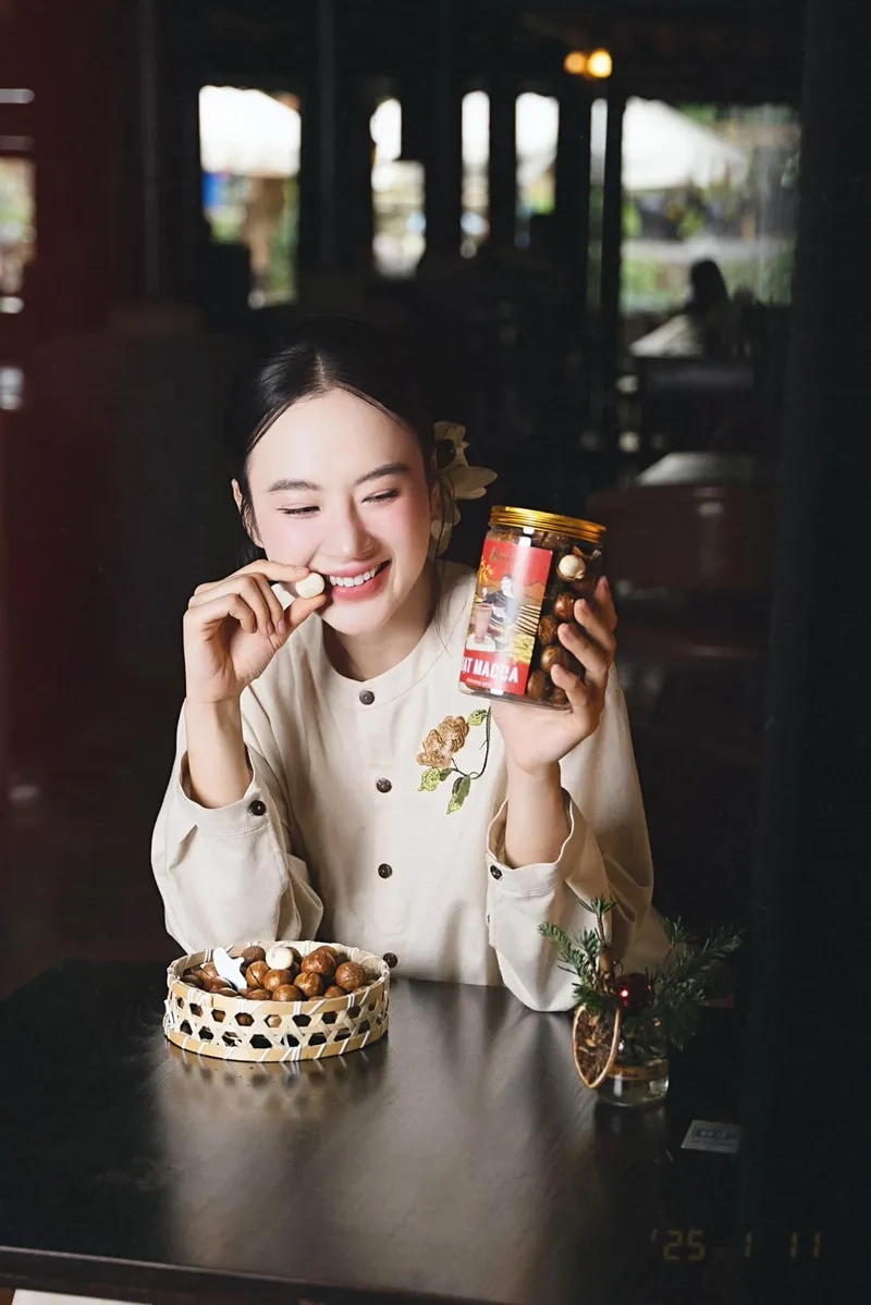 Angela Phương Trinh vòng 3 gây sốt với hình ảnh quyến rũ