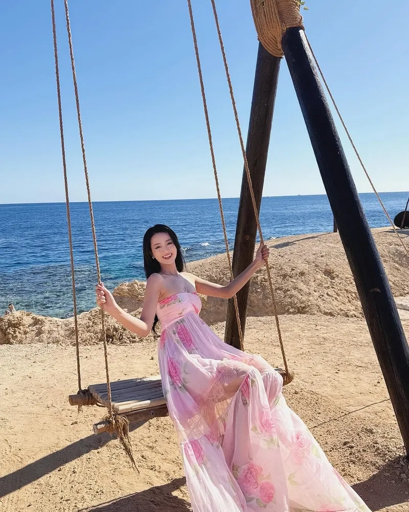 Theo dõi Bùi Khánh Linh instagram để cập nhật hình ảnh mới