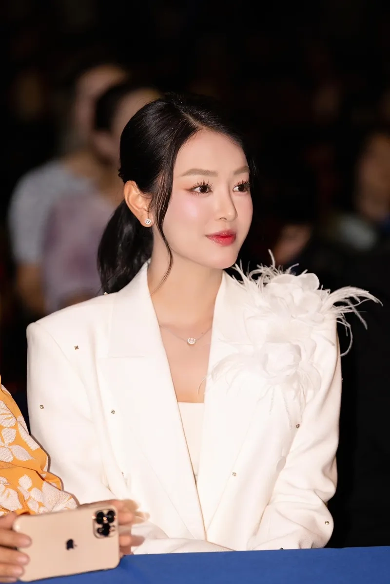Bùi Khánh Linh á hậu 3 Miss Intercontinental 2024 vinh danh
