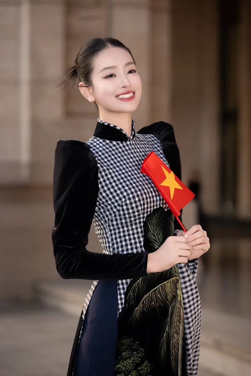 Drama Bùi Khánh Linh và cách nàng hậu đối mặt sóng gió