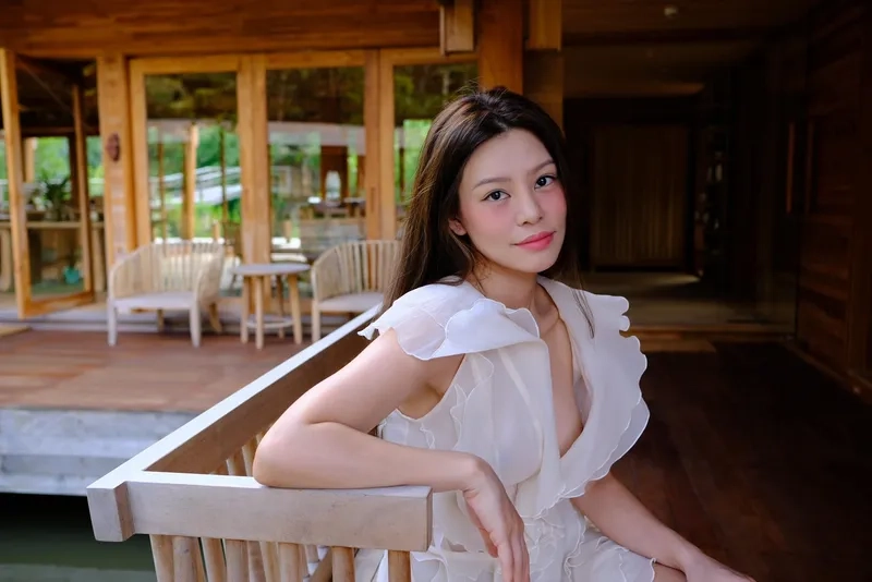 Tìm hiểu Bùi Lan Hương là ai qua hành trình âm nhạc ma mị