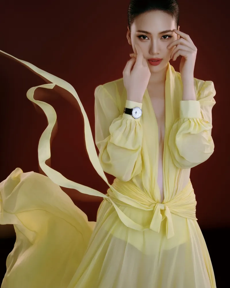Bùi Quỳnh Hoa là ai từ siêu mẫu đến hoa hậu nổi tiếng