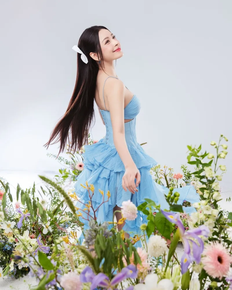 Xem lại anh ơi ở lại Chi Pu qua ảnh MV đậm chất cổ trang