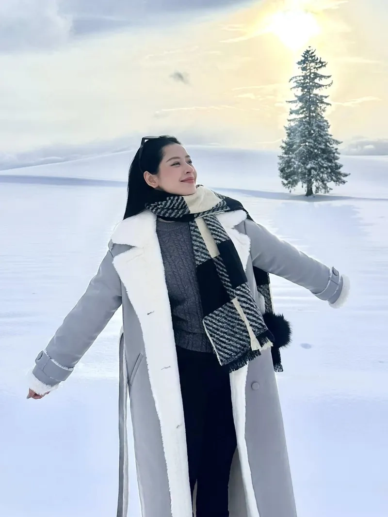 Nghe talk to me Chi Pu qua ảnh MV sôi động và trẻ trung