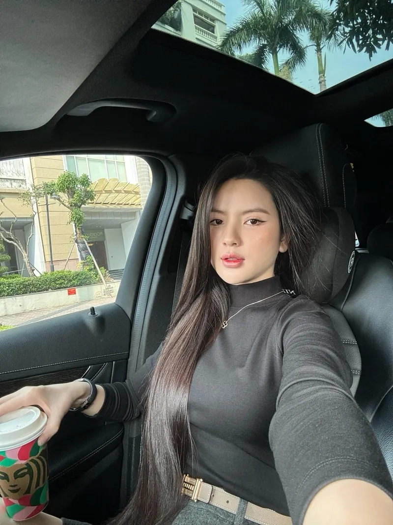 Ngắm hình ảnh Chu Thanh Huyền đẹp lung linh trên mạng xã hội