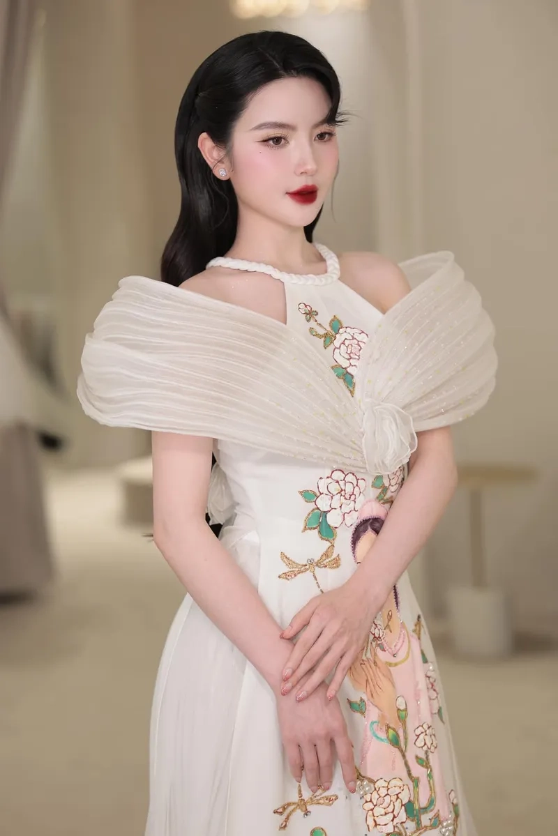 Chu Thanh Huyền học vấn hành trình tự lập từ tuổi trẻ