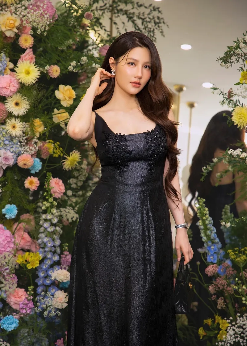 Diễm My 9x cưới doanh nhân Vinh Nguyễn trong lễ cưới lãng mạn