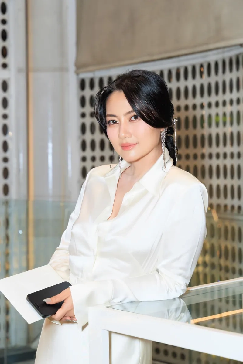 Diễn viên Ngọc Lan mặt nạ gương với vai Diễm mẹ kế độc ác