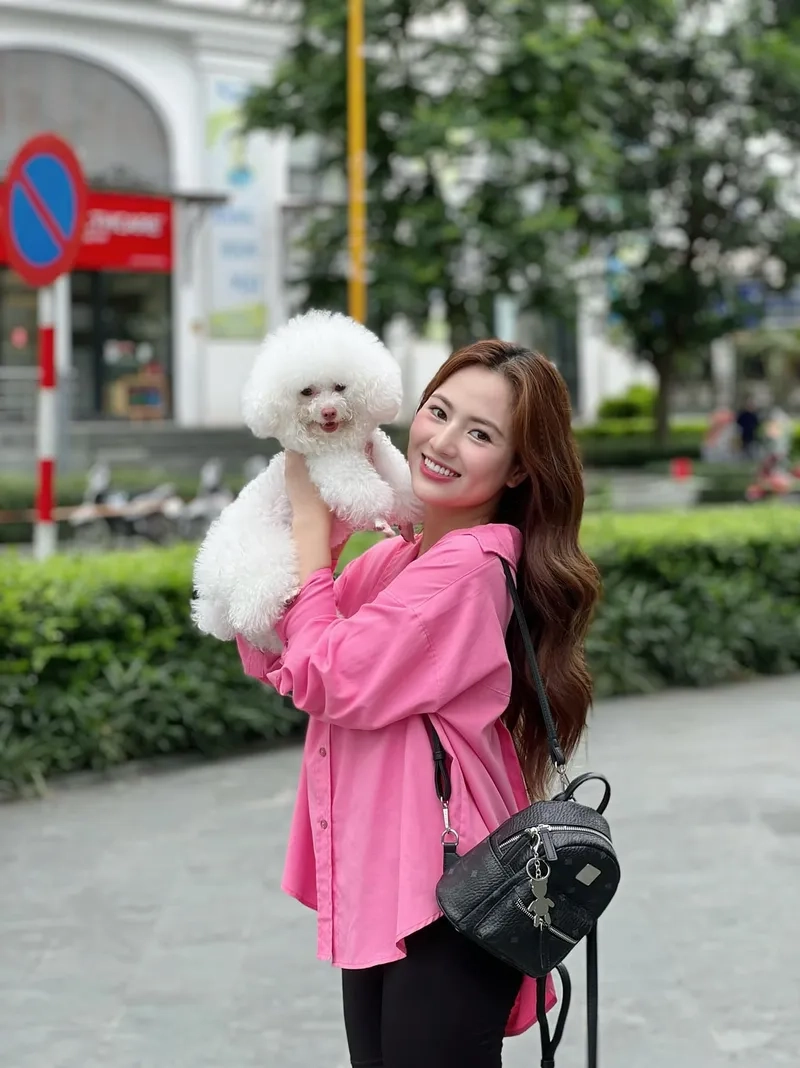 Diễn viên Việt Hoa vai Đào trong phim Độc Đạo gây bão mạng