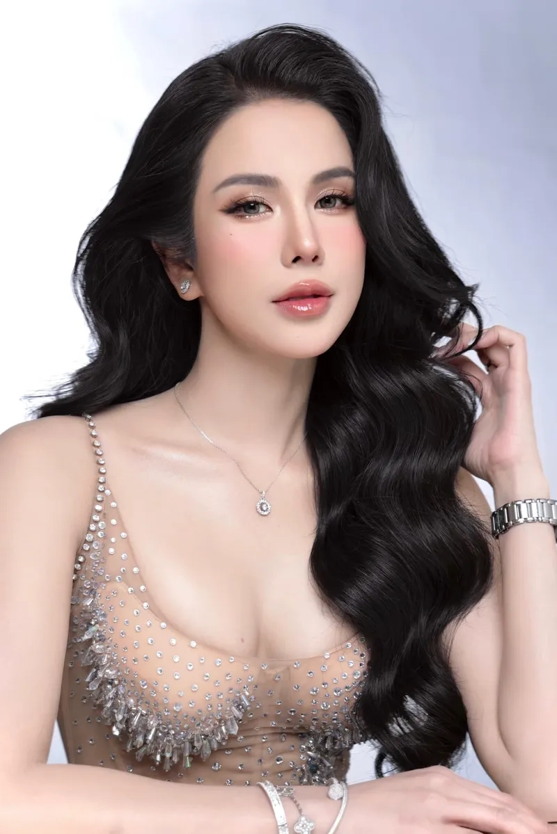 Diệp Lâm Anh tuổi bao nhiêu mà vẫn trẻ trung thế