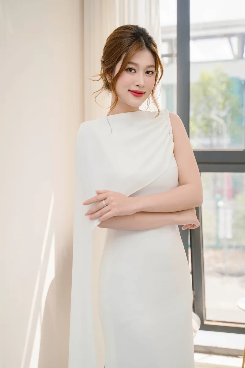 Hoa hậu Đoàn Thiên Ân cao bao nhiêu vóc dáng hoàn hảo