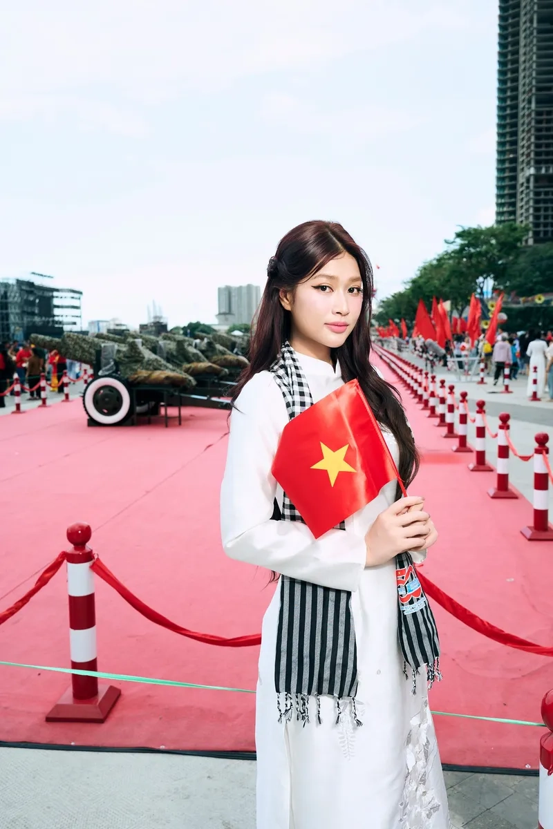 Chiều cao Đoàn Thiên Ân giúp cô tỏa sáng trên mọi sân khấu