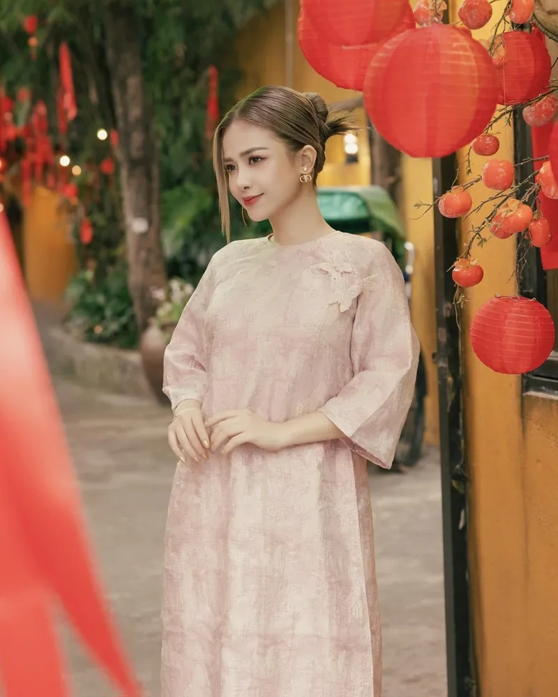 Dương Hoàng Yến sinh năm bao nhiêu? Xem ảnh và bí mật