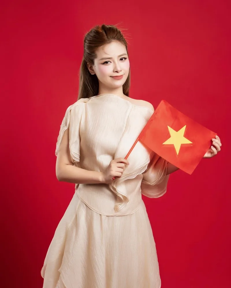 Ca sĩ Dương Hoàng Yến bao nhiêu tuổi? Xem ảnh và sự thật