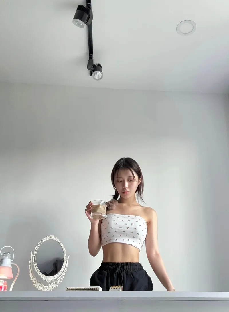 Xem Han Sara show bùng nổ qua ảnh sân khấu đầy năng lượng