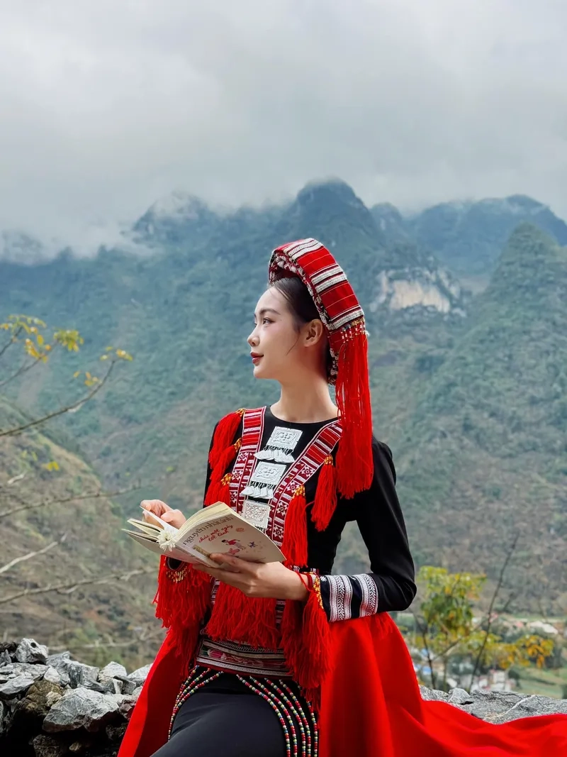 Lê Nguyễn Bảo Ngọc sinh năm bao nhiêu và bí mật tuổi tác