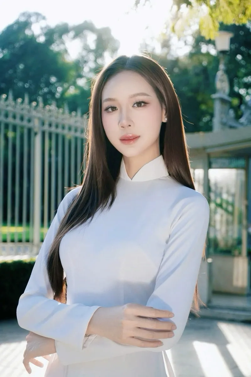 Lê Nguyễn Bảo Ngọc cân nặng và bí quyết giữ dáng hoàn hảo