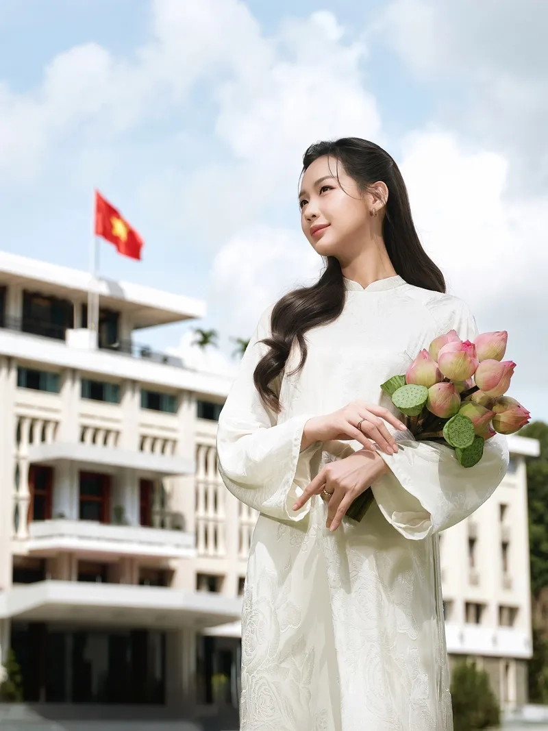 Lê Nguyễn Bảo Ngọc instagram với những bức ảnh đẹp mê hồn