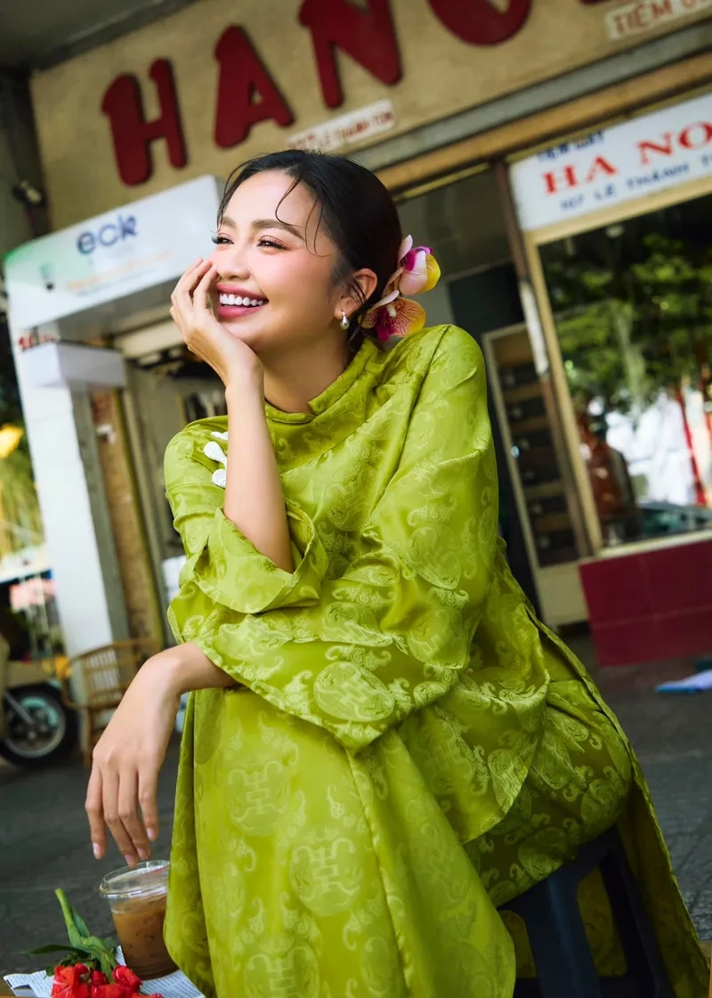 Tiểu sử Hoa hậu Ngọc Châu từ Next Top đến hoa hậu