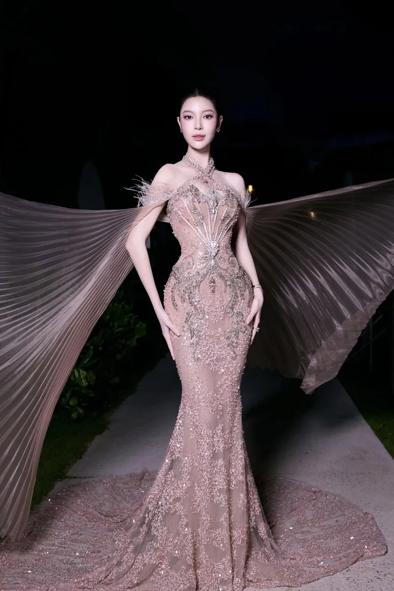 Tường San đăng quang hoa hậu với nhan sắc và tài năng vượt trội