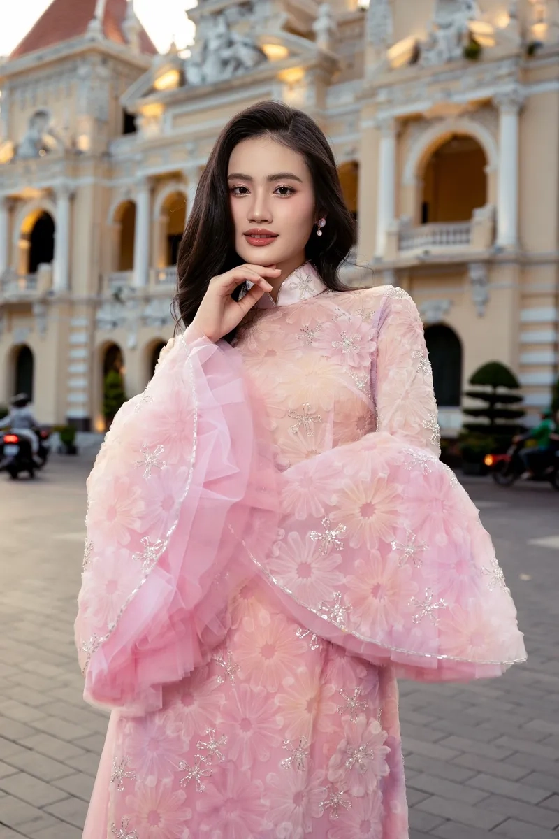 Ý Nhi hoa hậu gì? Hé lộ danh hiệu cao quý của cô