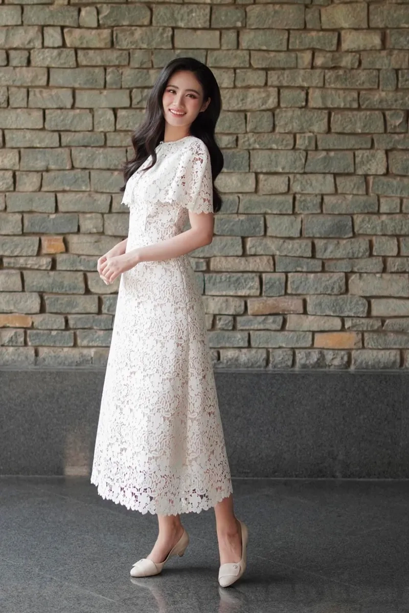 Hoa hậu Ý Nhi trả lời phỏng vấn đầy cuốn hút và thông minh