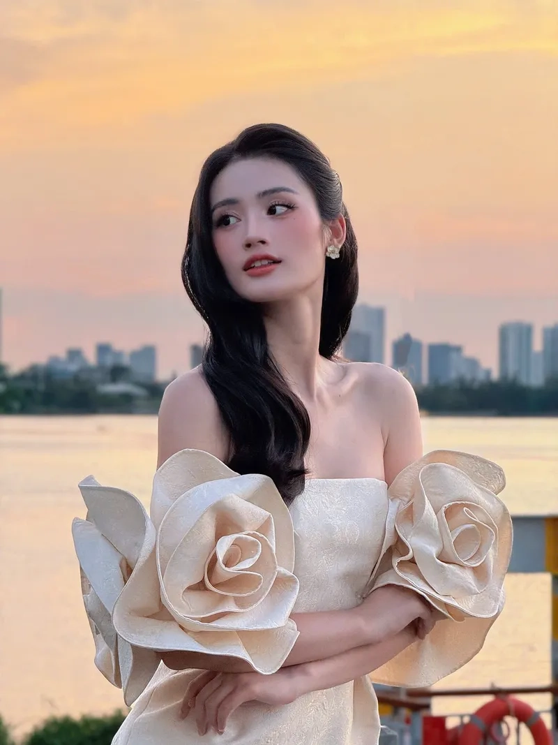 Các phát ngôn của hoa hậu Ý Nhi luôn thu hút mọi ánh nhìn