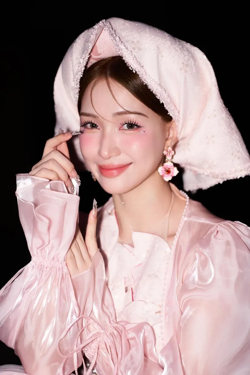 Hoà Minzy bao nhiêu tuổi và sức hút không ngừng nghỉ