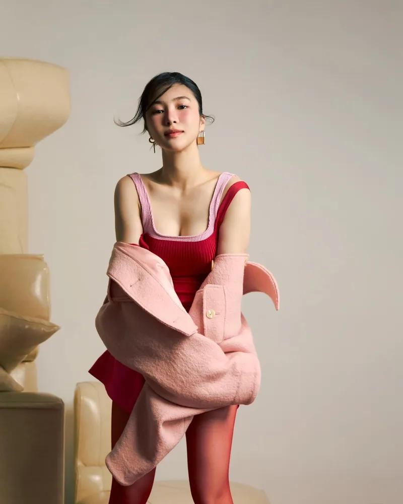 Em Gái Mưa Hương Tràm khuấy đảo mọi bảng xếp hạng