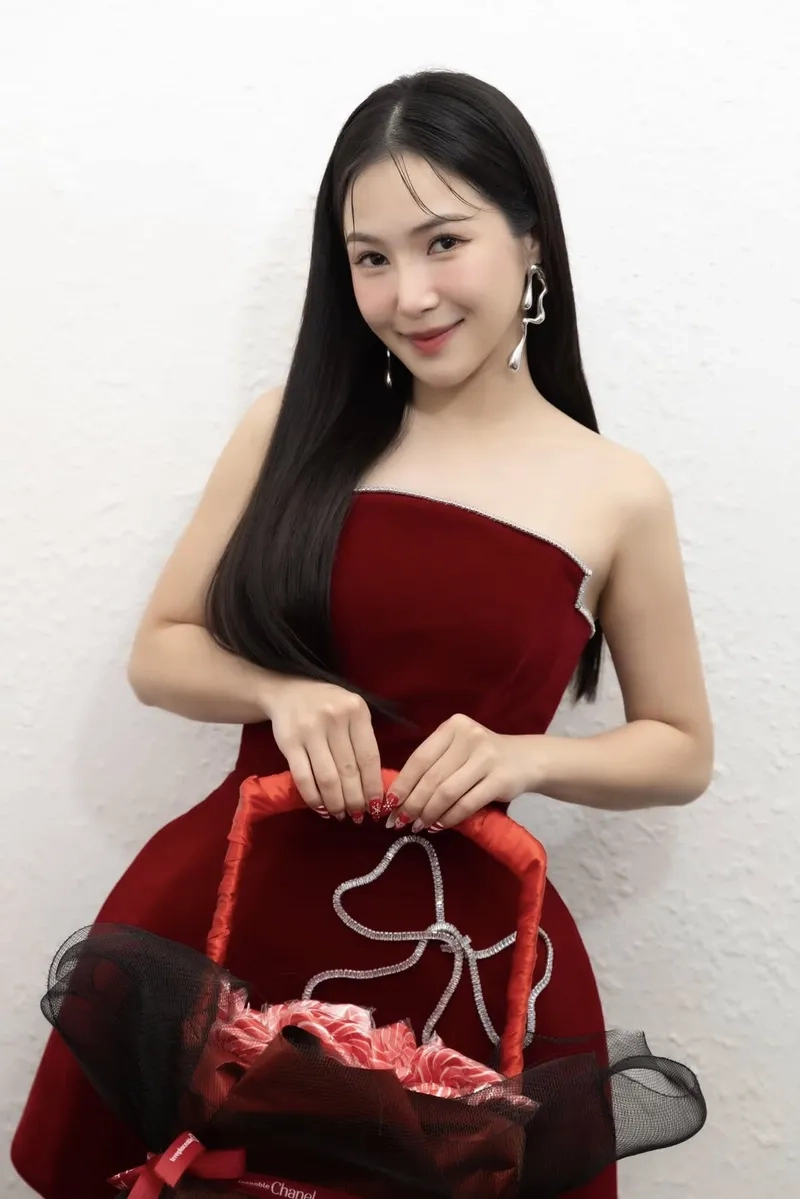 Hồi tưởng Hương Tràm ngày xưa qua những ca khúc đầu tiên