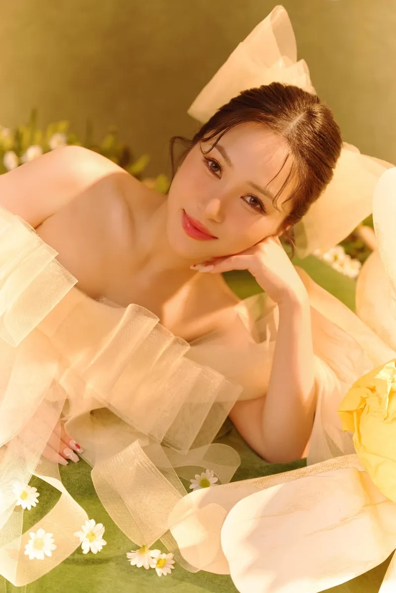 Hương Tràm là ai và câu chuyện phía sau ánh hào quang