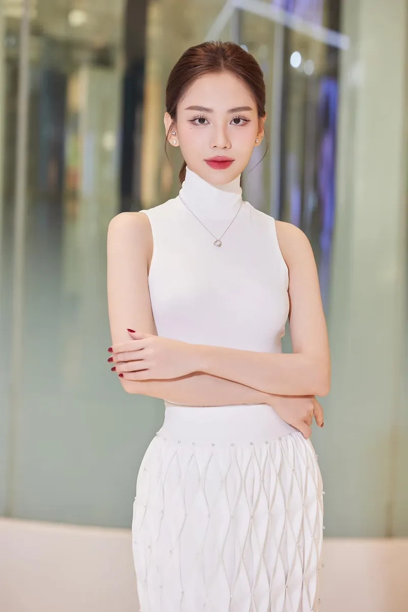 Tìm hiểu Huỳnh Nguyễn Mai Phương là ai qua ảnh sắc đẹp nổi bật