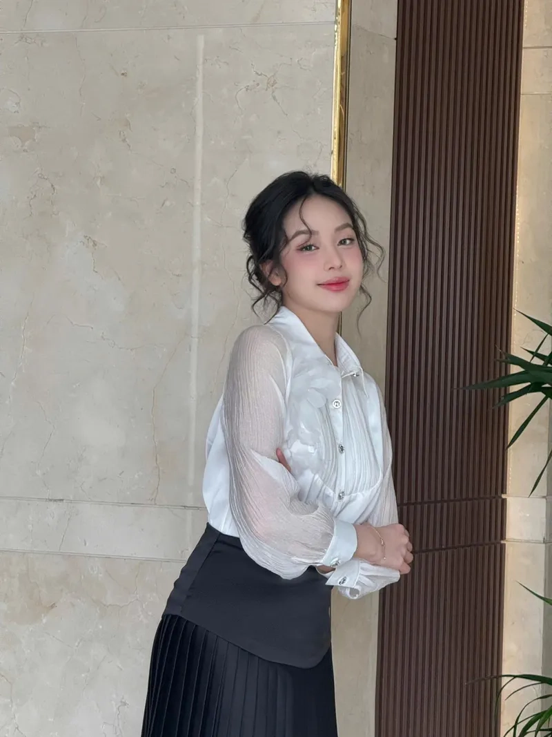 Huỳnh Thị Thanh Thủy chiều cao làm bùng nổ sân khấu quốc tế