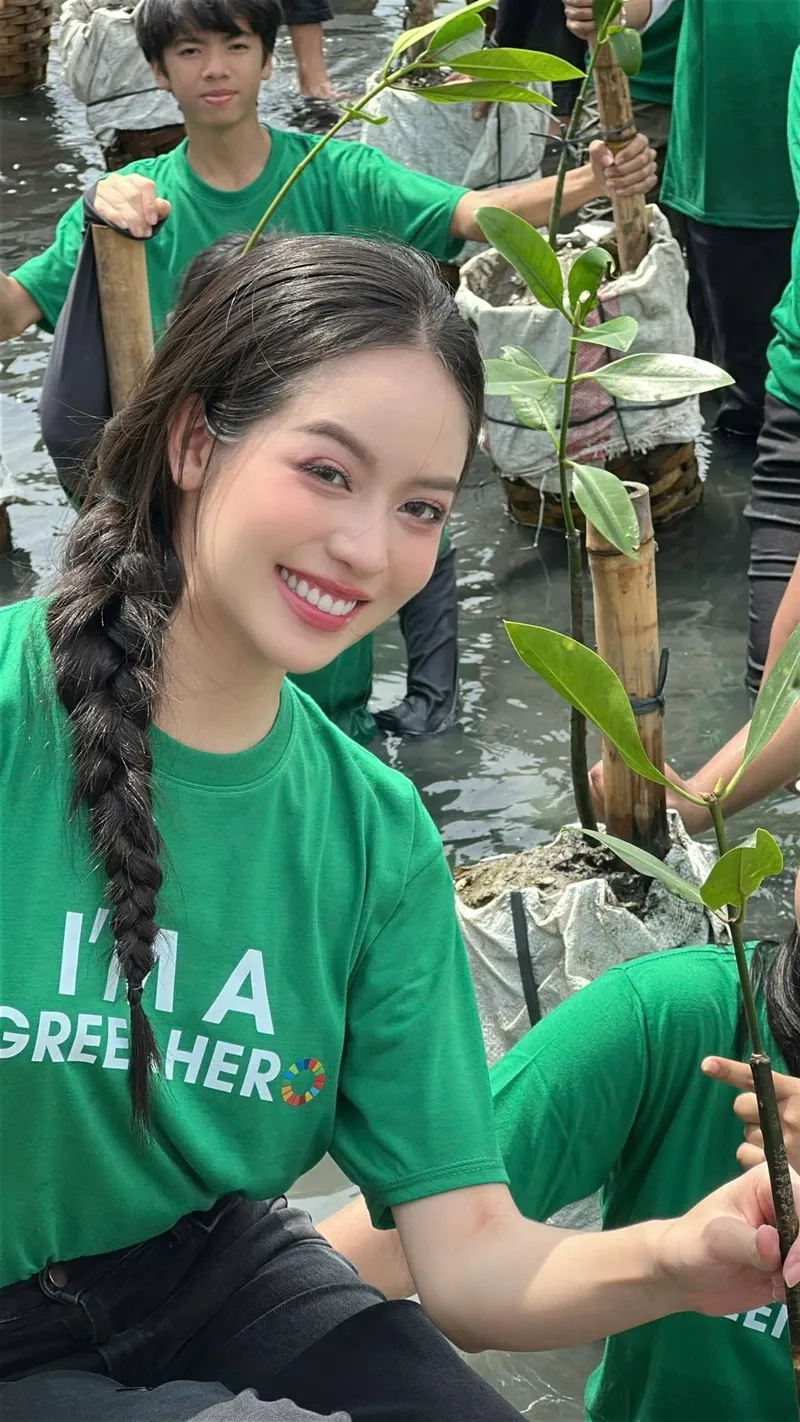 Huỳnh Thị Thanh Thủy sen vàng và tinh thần Việt Nam kiên cường