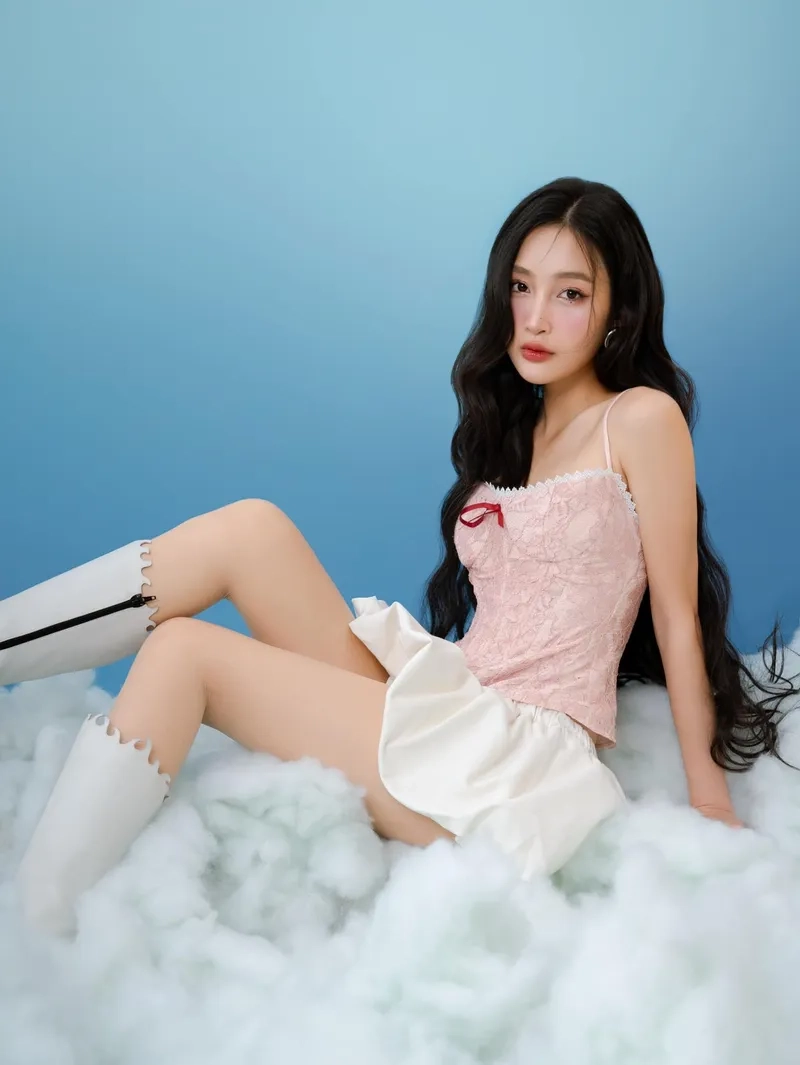 Juky San tiểu sử được hé lộ qua ảnh hành trình ca hát