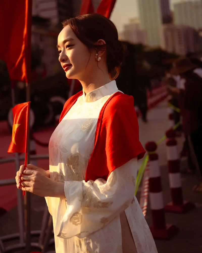 Kaity Nguyễn makeup với phong cách làm đẹp cuốn hút