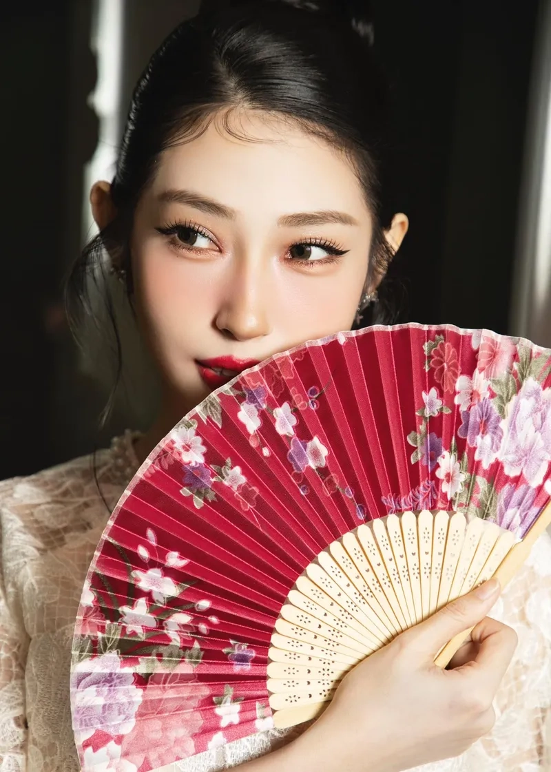 Bạn biết Khổng Tú Quỳnh bao nhiêu tuổi không cùng khám phá