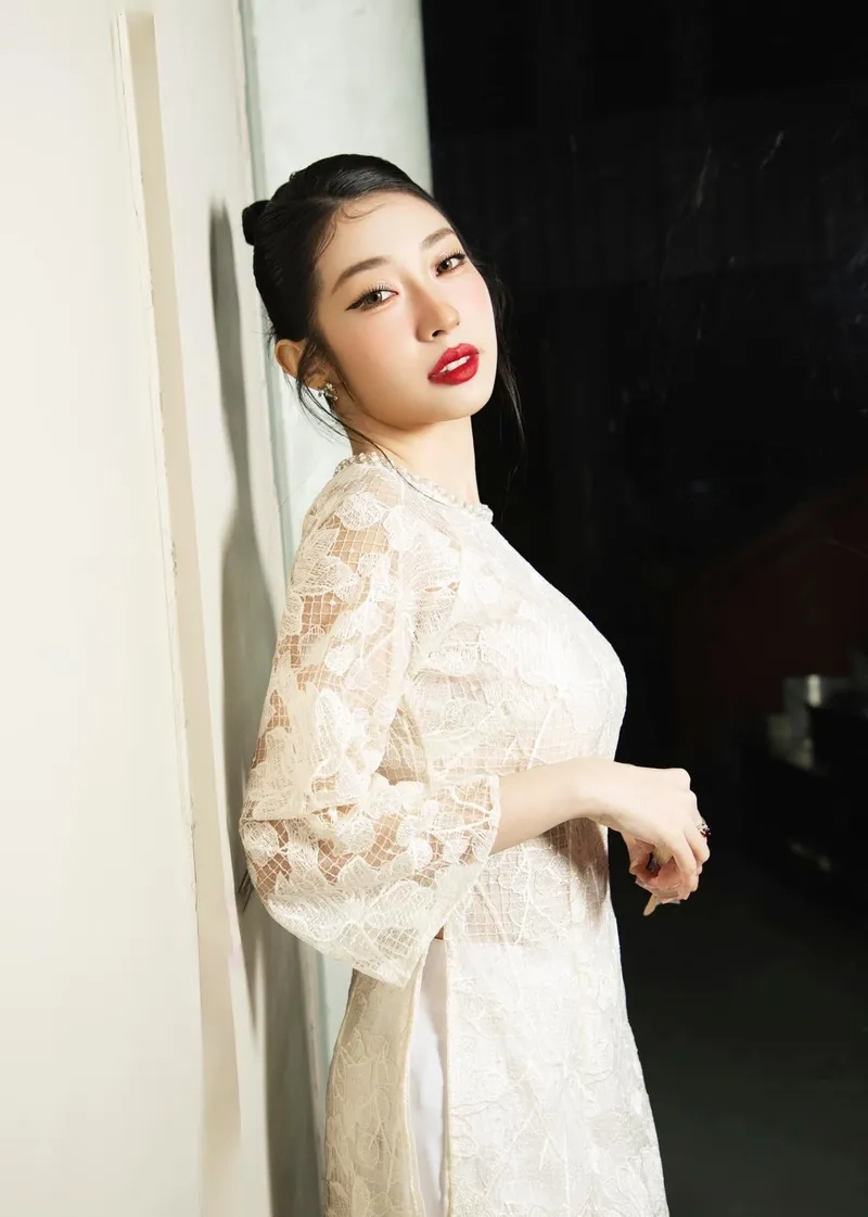 Hát lạnh Khổng Tú Quỳnh karaoke để sống lại ký ức