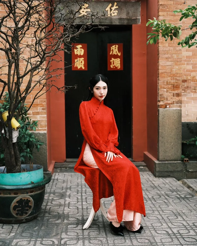 Ngắm hình ảnh của Khổng Tú Quỳnh qua các giai đoạn