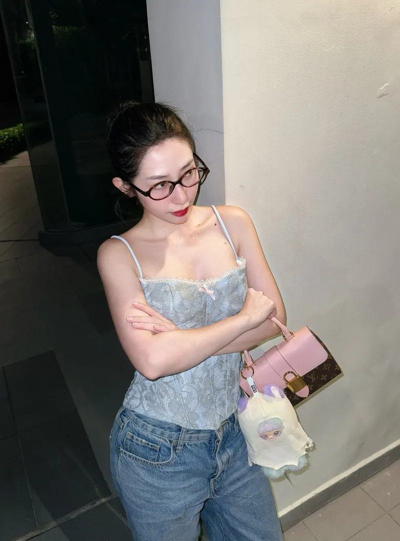 Tiệm bánh dâu tây Khổng Tú Quỳnh hit làm nên tên tuổi