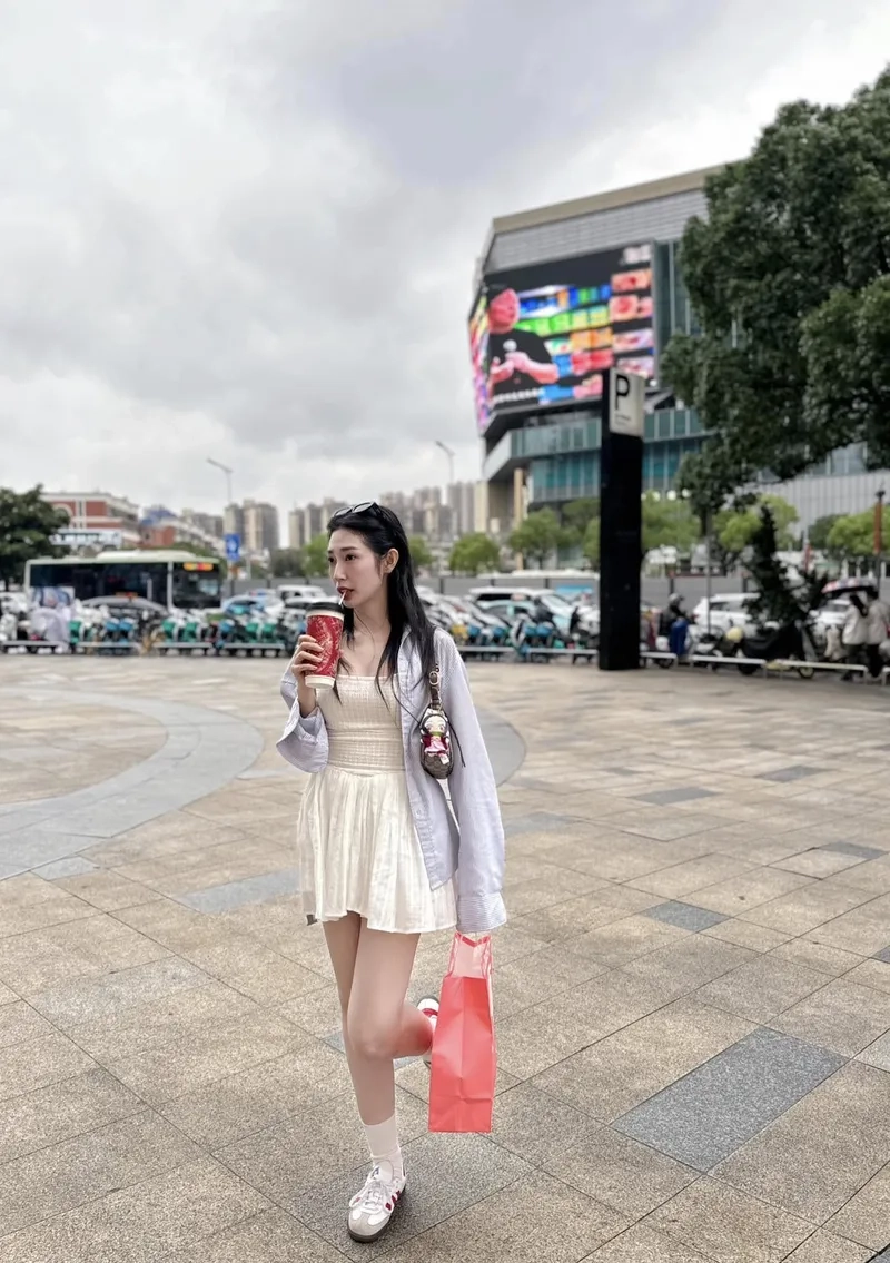 Theo dõi Khổng Tú Quỳnh official để không bỏ lỡ tin hot