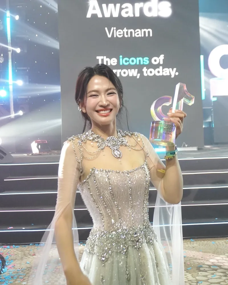 Bí quyết Lê Bống giảm cân từ 73kg xuống thân hình mơ ước