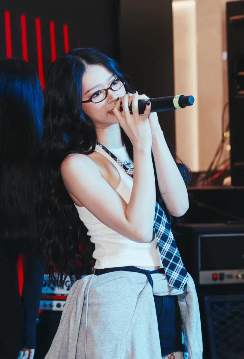 Linh Ka cao bao nhiêu và vóc dáng chuẩn hot girl