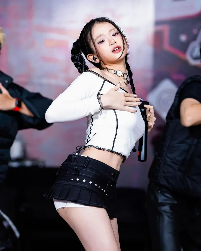 Linh Ka là ai từ hot girl đến ca sĩ triển vọng